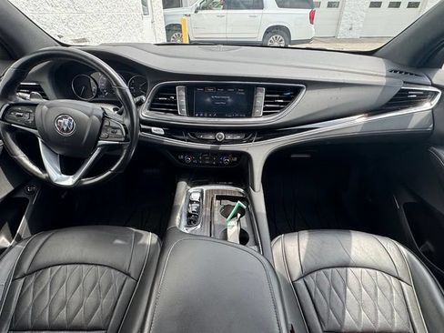 Used 2022 Buick Enclave Avenir w/ Avenir Technology Package AWD/4WD image 17