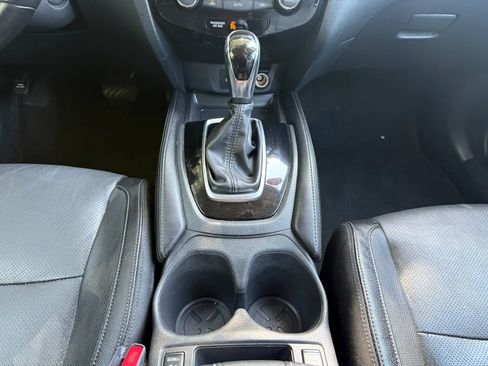 Used 2018 Nissan Rogue SL FWD image 15