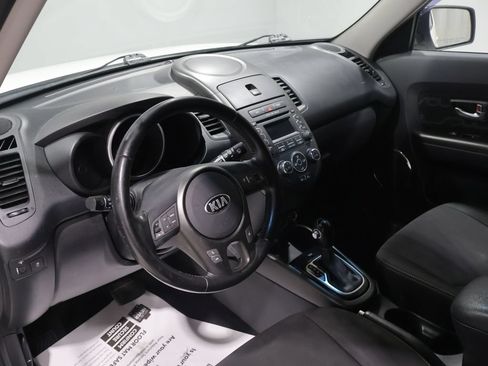 Used 2013 Kia Soul + FWD image 15
