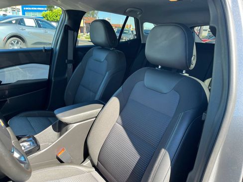 Used 2025 Chevrolet Trax LT w/ LT Convenience Package FWD image 37