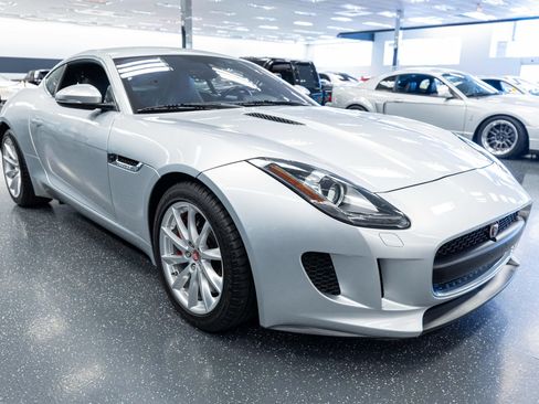 Used 2017 Jaguar F-TYPE Coupe RWD image 3