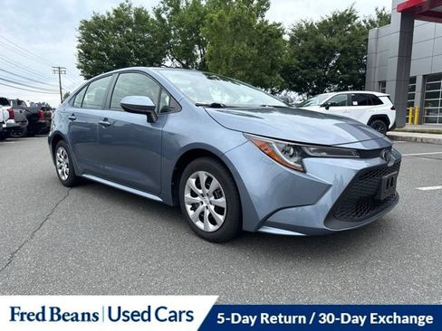 Used 2021 Toyota Corolla LE w/ Carpet Mat Package (TMS) FWD image 2