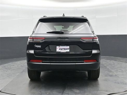 New 2025 Jeep Grand Cherokee Altitude image 5