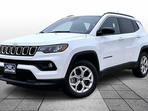 New 2026 Jeep Compass Latitude image 2