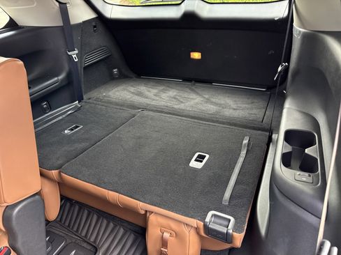 Used 2025 INFINITI QX60 Sensory image 16