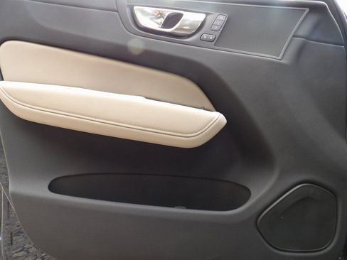 New 2026 Volvo XC60 B5 Core w/ Climate Package image 10