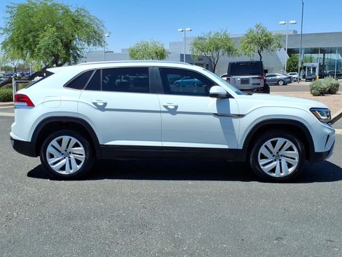 Certified 2023 Volkswagen Atlas Cross Sport SE w/ Panoramic Sunroof Package AWD/4WD image 8