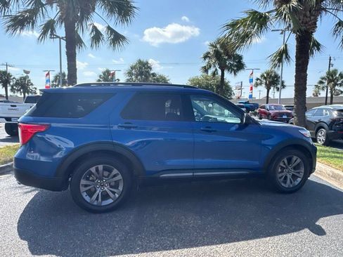 Used 2023 Ford Explorer XLT w/ Equipment Group 202A RWD image 5