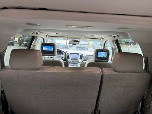 Used 2019 Chevrolet Suburban LT AWD/4WD image 23