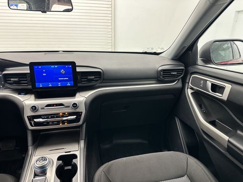Used 2022 Ford Explorer XLT AWD/4WD image 29