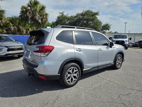Used 2020 Subaru Forester Premium w/ Popular Package #1 AWD/4WD image 3