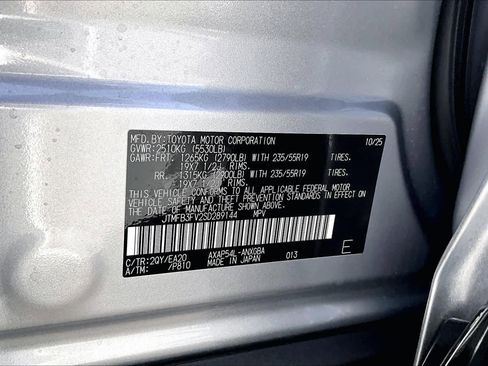 Certified 2025 Toyota RAV4 XSE w/ Premium Package image 29