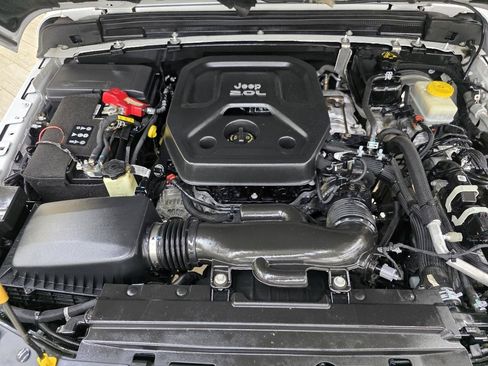 Used 2021 Jeep Wrangler Unlimited Sport AWD/4WD image 41