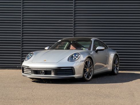Certified 2020 Porsche 911 Carrera 4S image 1