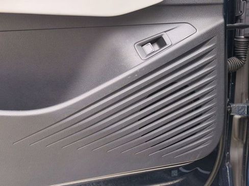 Used 2023 Volkswagen ID.4 Pro image 11