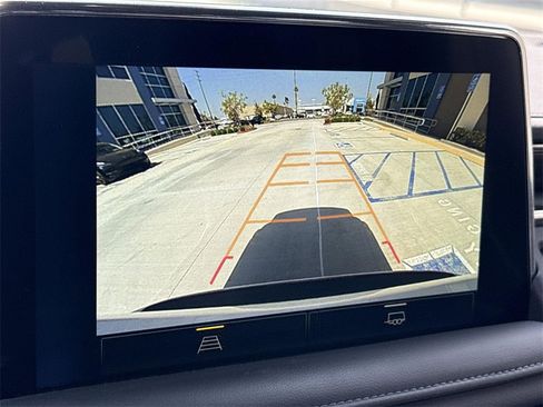 Used 2024 Chevrolet Suburban LT image 13