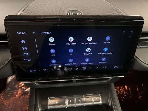 Used 2025 Lincoln Nautilus Premier w/ Equipment Group 102A image 10