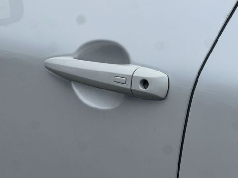 Certified 2026 Nissan Rogue SL FWD image 29