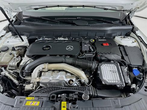 Certified 2025 Mercedes-Benz GLB 250 image 31