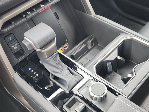 New 2026 Toyota Tundra Limited w/ Power Package AWD/4WD image 19