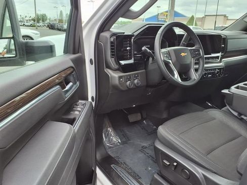 Used 2025 Chevrolet Silverado 2500 LT w/ Convenience Package AWD/4WD image 8