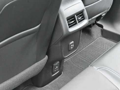 Used 2023 GMC Terrain SLT w/ Elevation Edition image 33