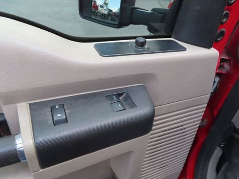 Used 2010 Ford F550 4x4 Regular Cab Super Duty image 28