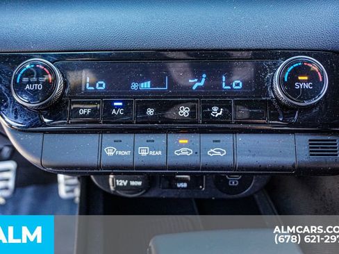 Used 2025 Hyundai Elantra Sport image 40