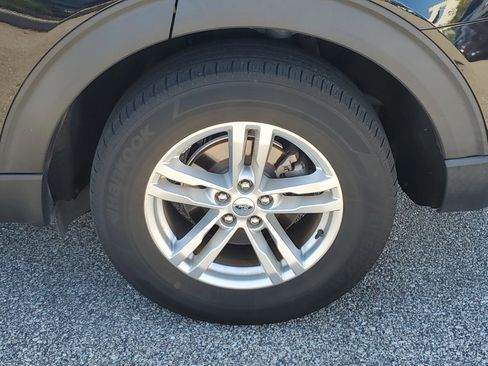 Used 2020 Ford Explorer XLT w/ Equipment Group 202A image 11