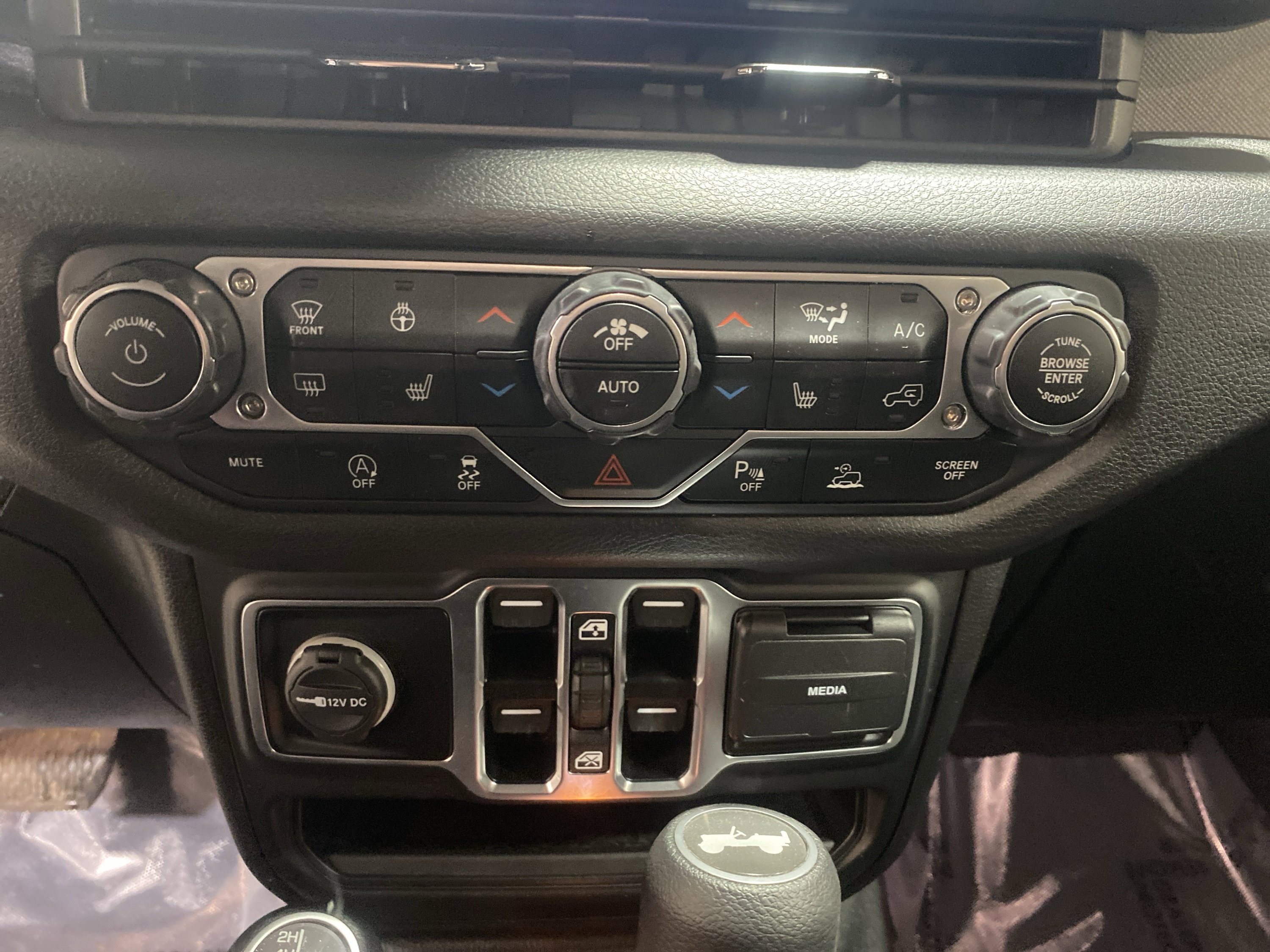 Used 2025 Jeep Wrangler Unlimited Sport AWD/4WD image 22