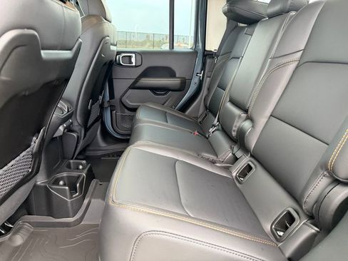 New 2026 Jeep Gladiator Sport AWD/4WD image 10