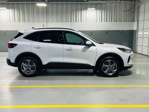 Used 2025 Ford Escape ST-Line Select AWD/4WD image 18