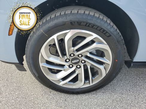 New 2025 Lincoln Navigator Reserve image 10