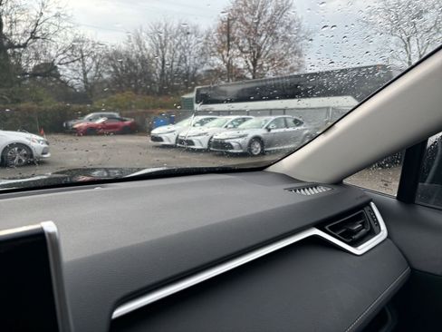 Used 2025 Toyota RAV4 LE image 34