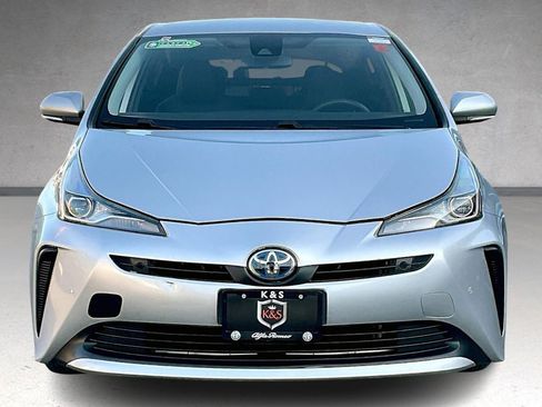 Used 2021 Toyota Prius LE image 3