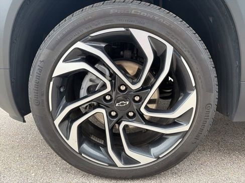 Used 2025 Chevrolet TrailBlazer RS w/ Convenience Package AWD/4WD image 9