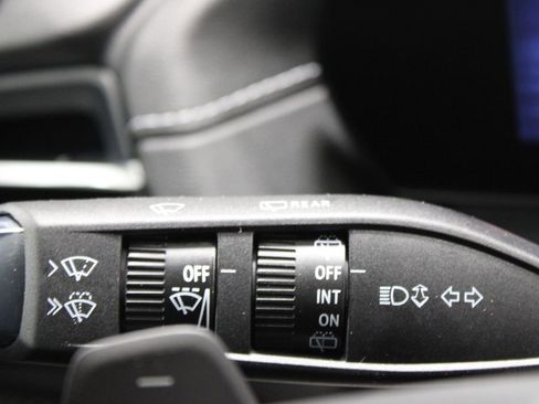 New 2026 Chevrolet Traverse LT w/ Sun and Wheel Package FWD image 35