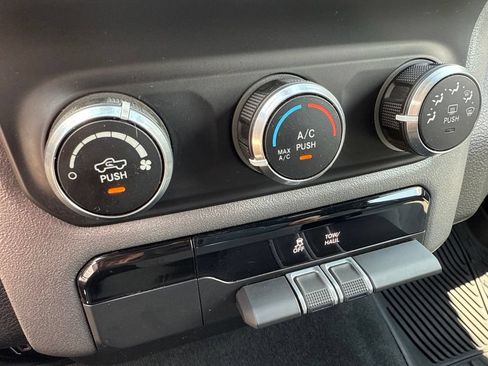 Used 2021 RAM 1500 Big Horn AWD/4WD image 33