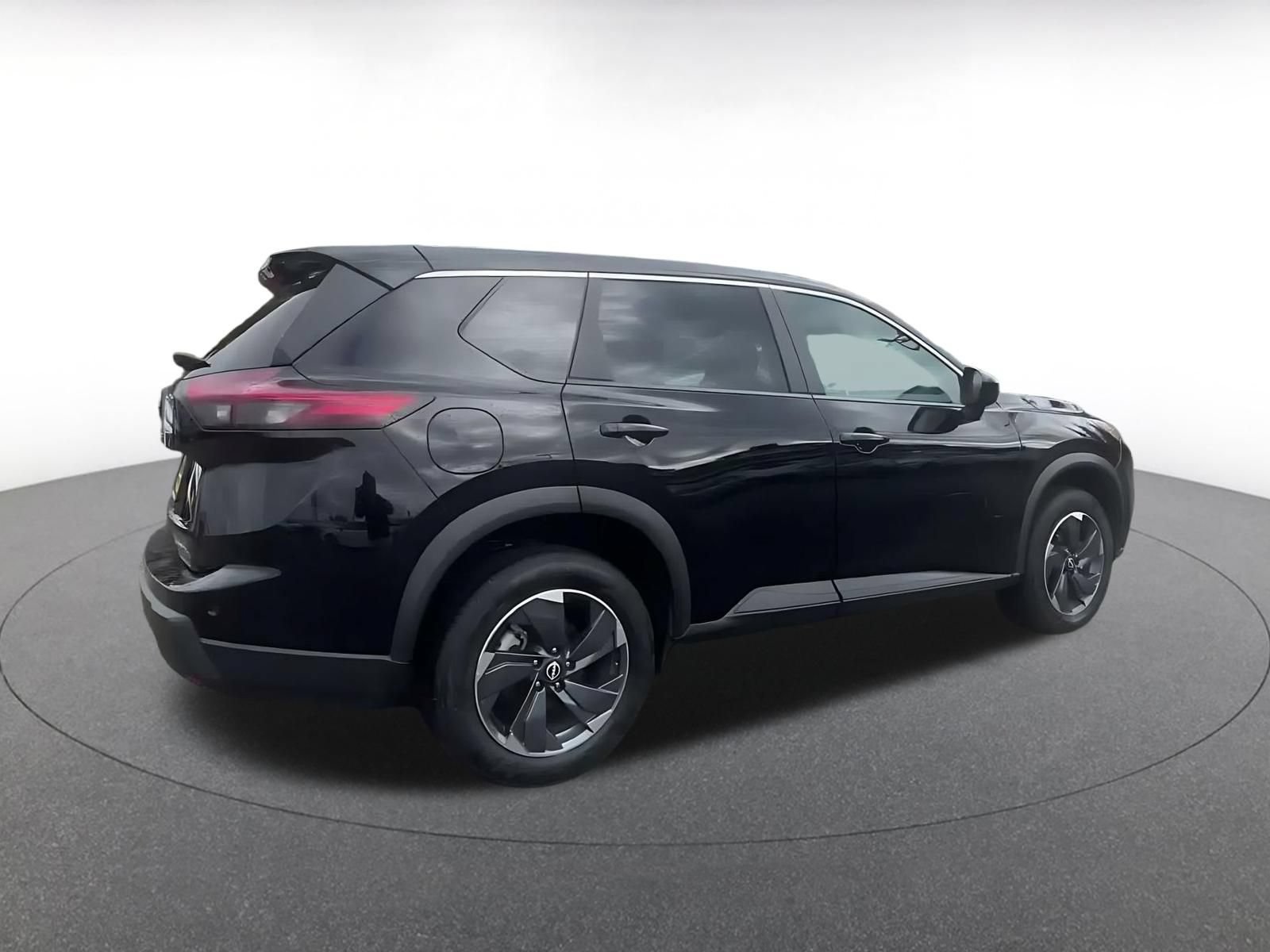 Used 2025 Nissan Rogue SV FWD image 13