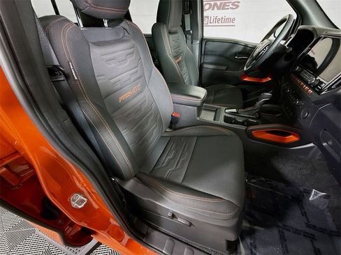 Certified 2025 Nissan Frontier PRO-4X image 30
