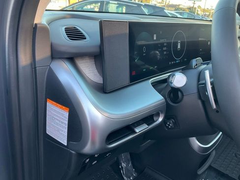 Used 2026 Hyundai Ioniq 9 Limited image 21