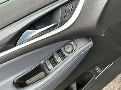 Used 2023 Buick Enclave Essence AWD/4WD image 11