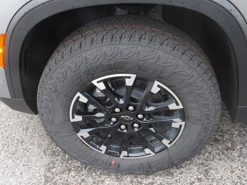 New 2026 Chevrolet Traverse Z71 w/ Enhanced Driving Package image 9