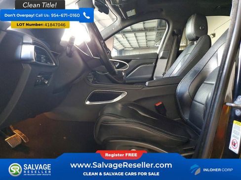 Used 2019 Jaguar F-PACE S image 9