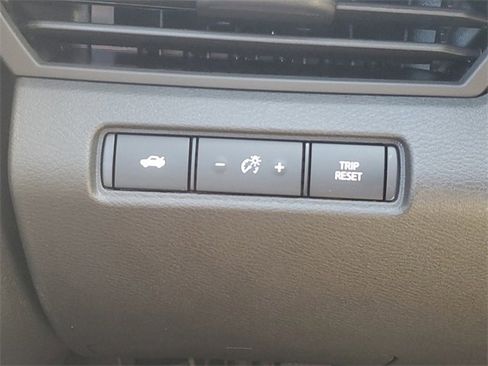 New 2025 Nissan Altima 2.5 SR image 7