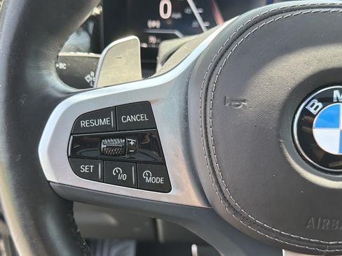 Used 2025 BMW X7 xDrive40i w/ M Sport Package AWD/4WD image 34