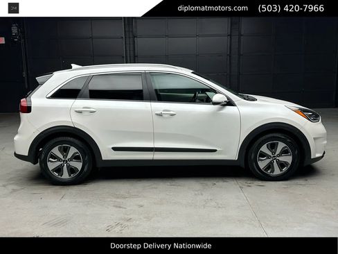 Used 2018 Kia Niro EX Premium image 7
