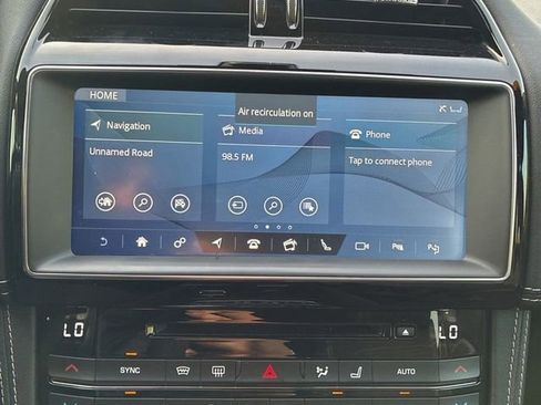 Used 2019 Jaguar F-PACE S image 11