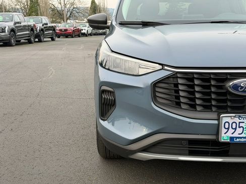 Certified 2023 Ford Escape Active image 9