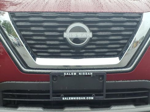 Used 2023 Nissan Rogue SV image 10